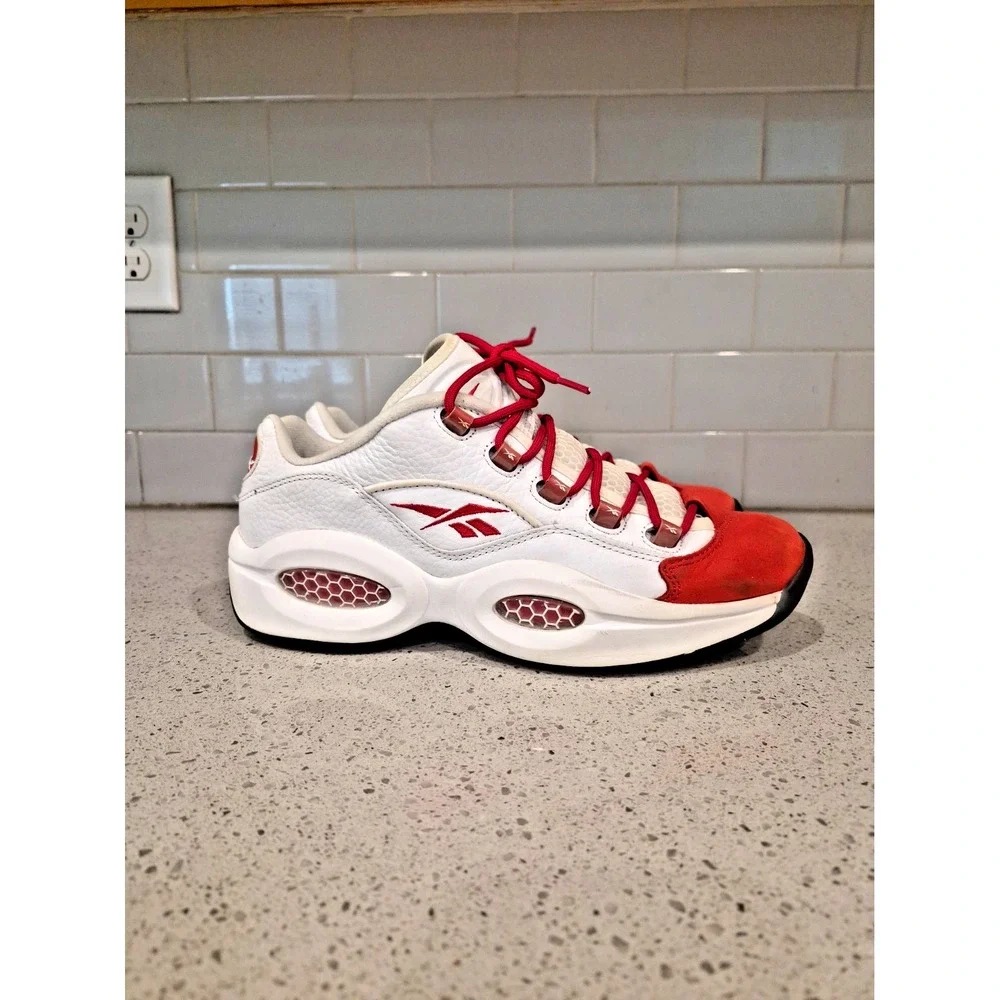 Reebok Question Low White Red Ice Size 9.5 Mens Suede Tip